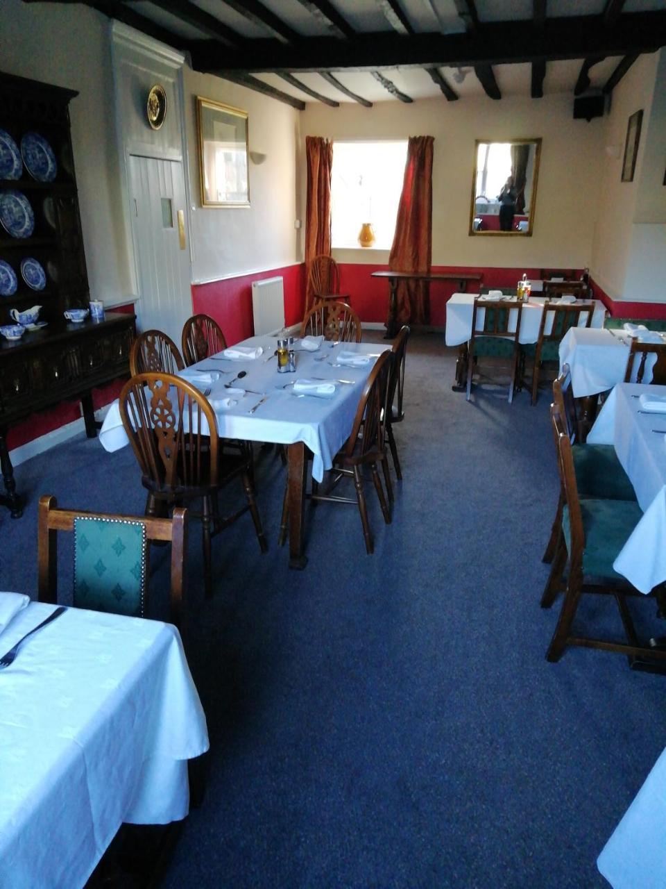 Hotel The Royal Oak à Kington  Extérieur photo